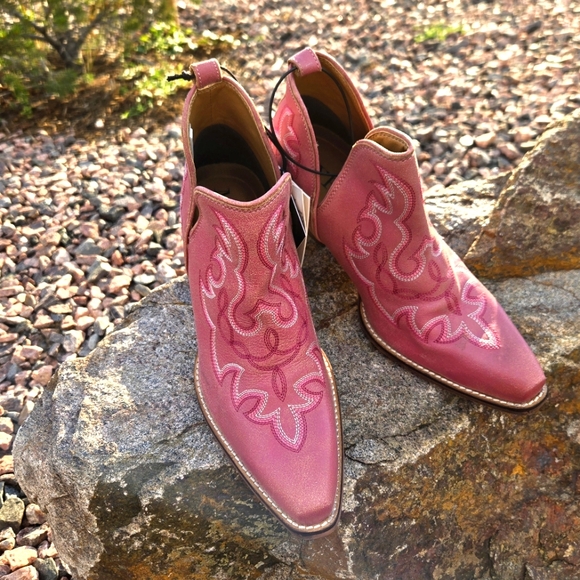 MYRA Shoes - MYRA Handmade Boots